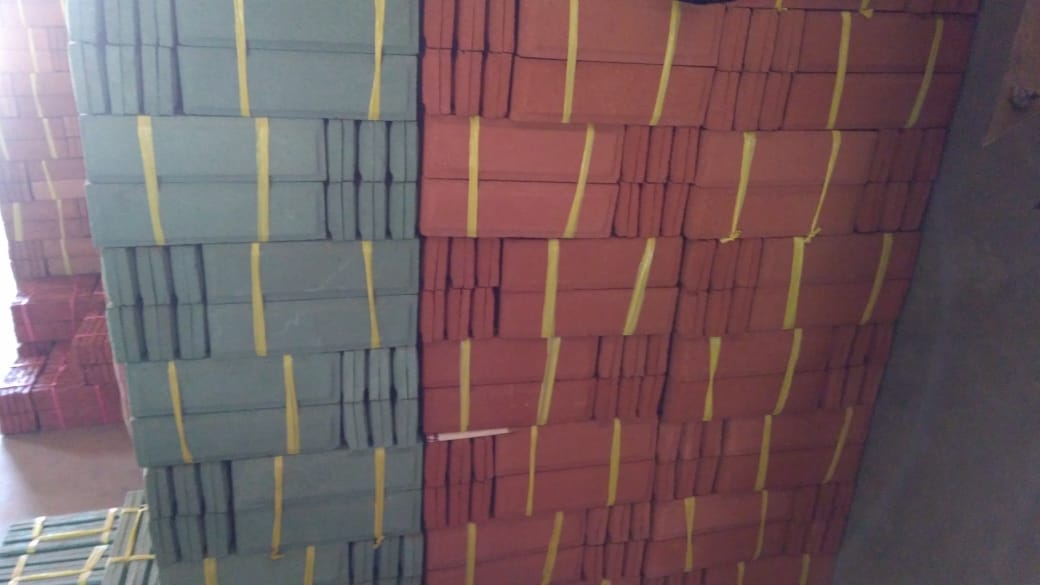 Batu Bata Slip